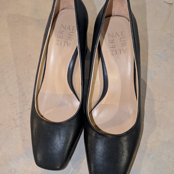 Women's Pumps - Picture 1 of 12